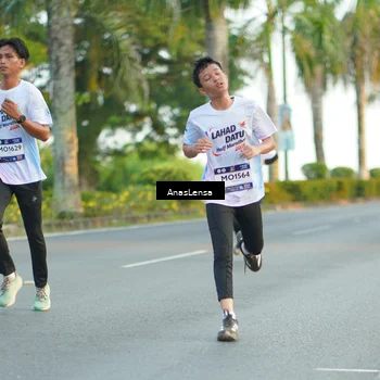 Runner Photo 7756019