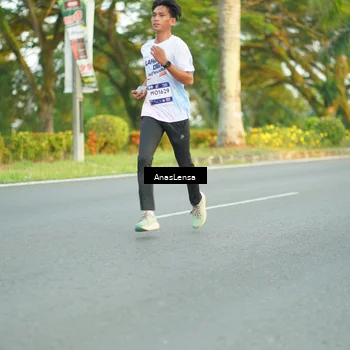 Runner Photo 7756027