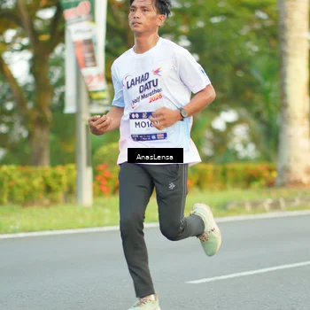 Runner Photo 7756031