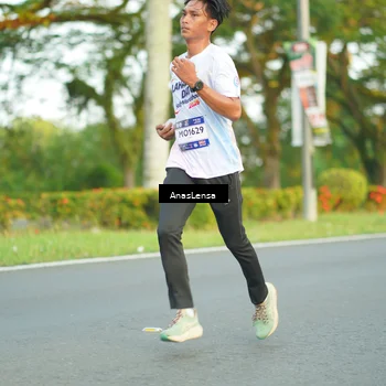 Runner Photo 7756035