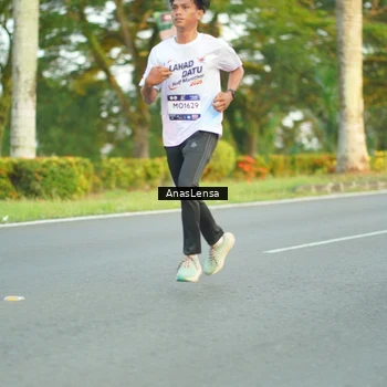 Runner Photo 7756037