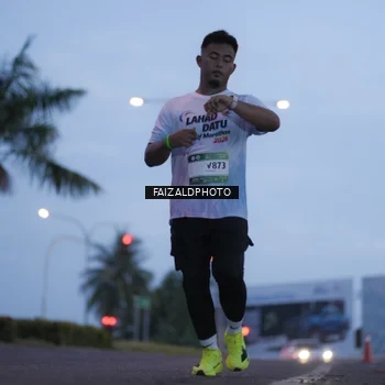 Runner Photo 7756038