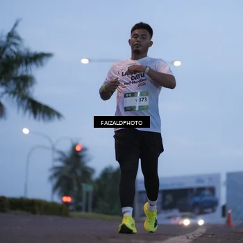 Runner Photo 7756040