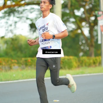 Runner Photo 7756045