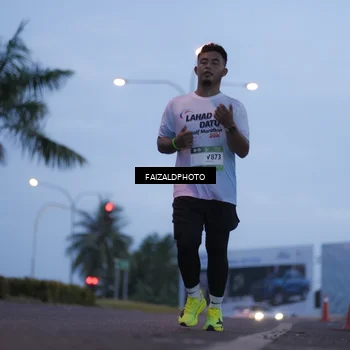 Runner Photo 7756055