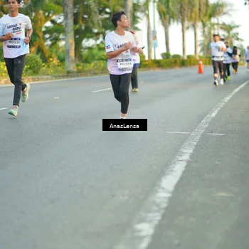 Runner Photo 7756069