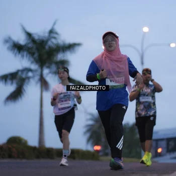 Runner Photo 7756201