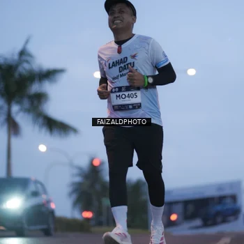 Runner Photo 7756206