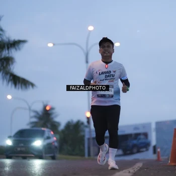 Runner Photo 7756250