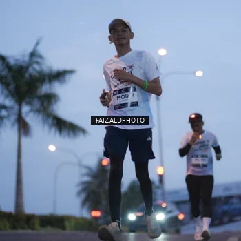 Runner Photo 7756258