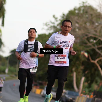 Runner Photo 7756274