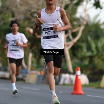 Runner Photo 7756280