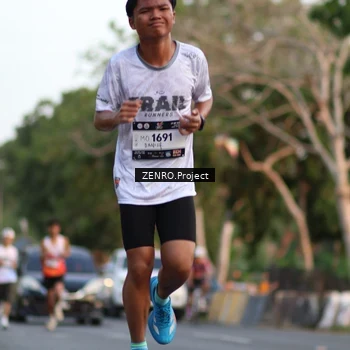 Runner Photo 7756330