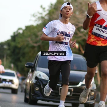 Runner Photo 7756370