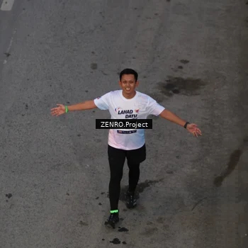 Runner Photo 7756561
