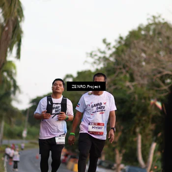 Runner Photo 7756585