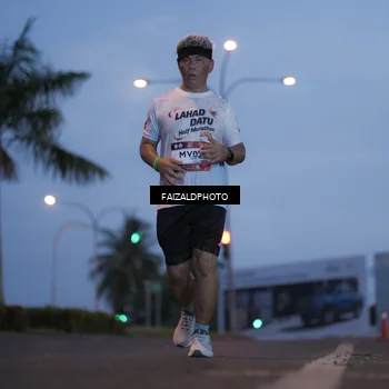 Runner Photo 7756689