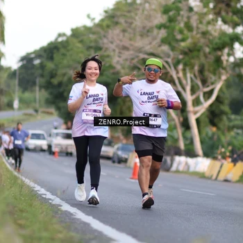 Runner Photo 7756706
