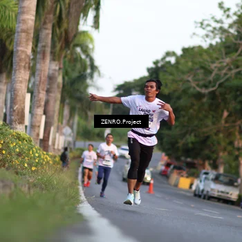 Runner Photo 7756830