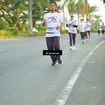 Runner Photo 7756834