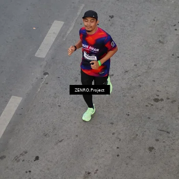 Runner Photo 7756849