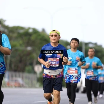 Runner Photo 7756873