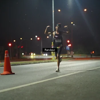 Runner Photo 7756932