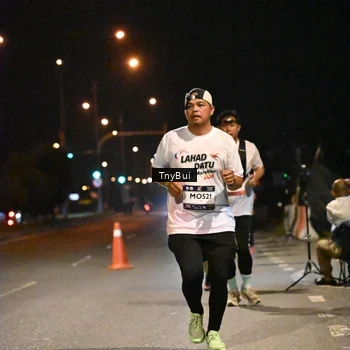 Runner Photo 7756942