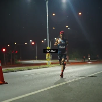 Runner Photo 7756945