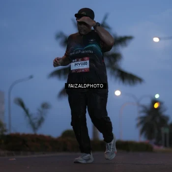 Runner Photo 7757072