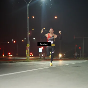 Runner Photo 7757168