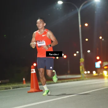 Runner Photo 7757179