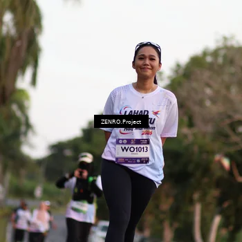 Runner Photo 7757192