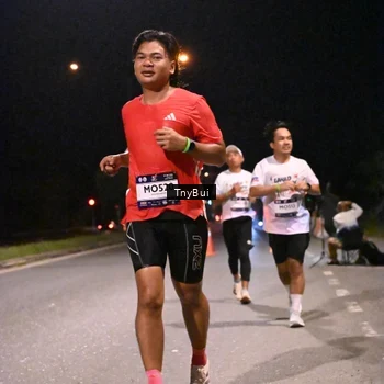 Runner Photo 7757242
