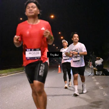 Runner Photo 7757250