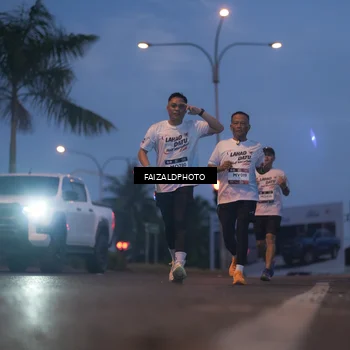 Runner Photo 7757335