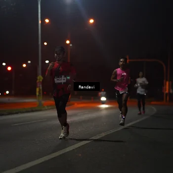 Runner Photo 7757343