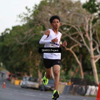 Runner Photo 7757376