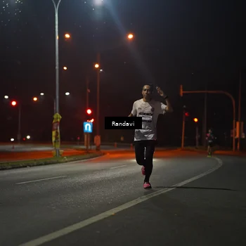 Runner Photo 7757392