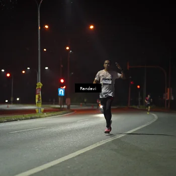Runner Photo 7757451