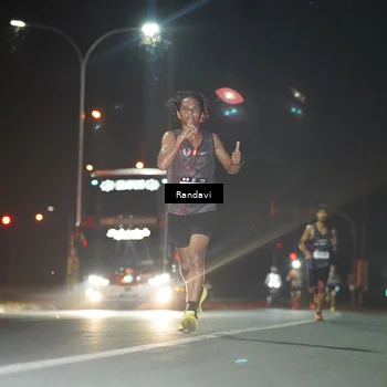 Runner Photo 7757518