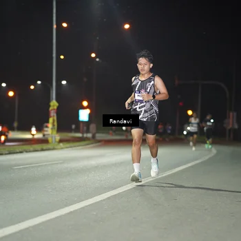 Runner Photo 7757567