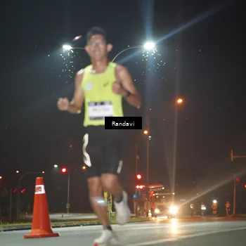 Runner Photo 7757587