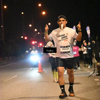 Runner Photo 7757592