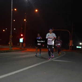 Runner Photo 7757651