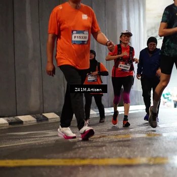 Runner Photo 7757680
