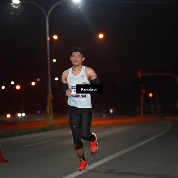 Runner Photo 7757684