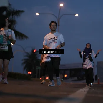 Runner Photo 7757689