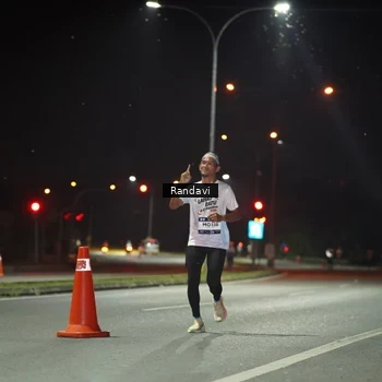 Runner Photo 7757700