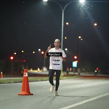 Runner Photo 7757704
